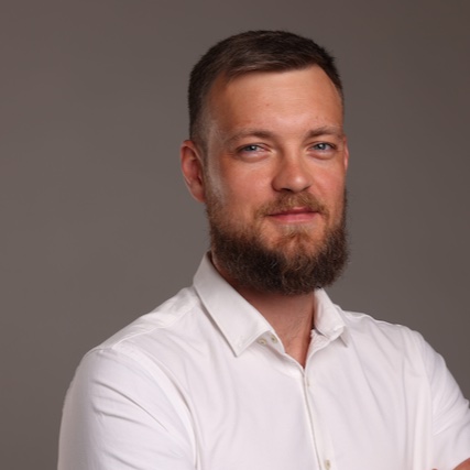Anton Novozhenin